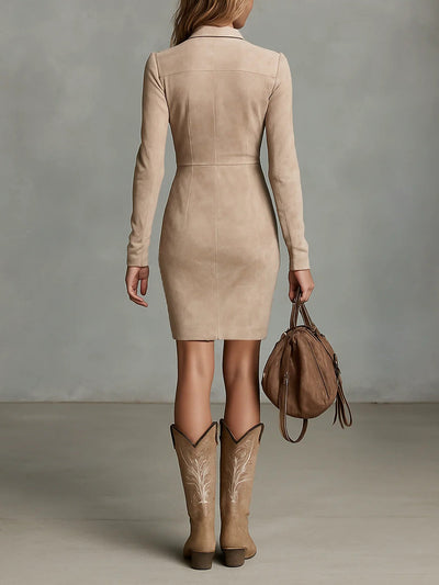 Abito midi beige aderente in suede con colletto floreale